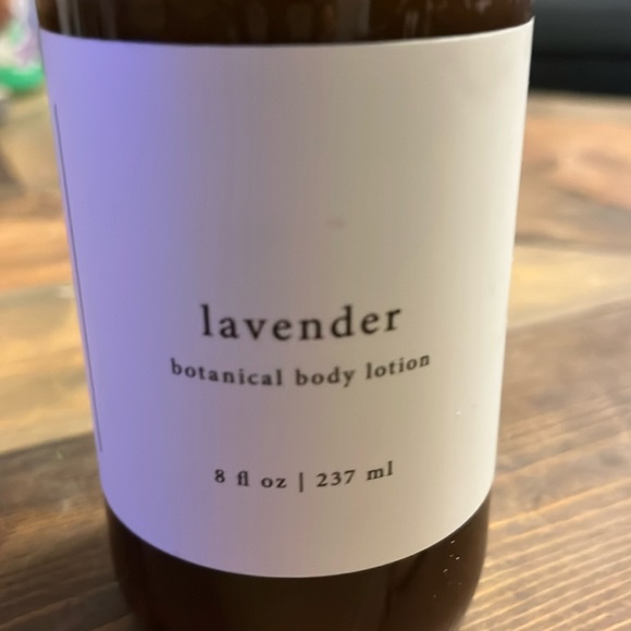 Botanical vegan lotion never opened- price per bottle. My personal favorite! ♥️ - Picture 7 of 10